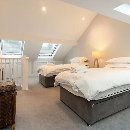 בית נופש Dovedale *